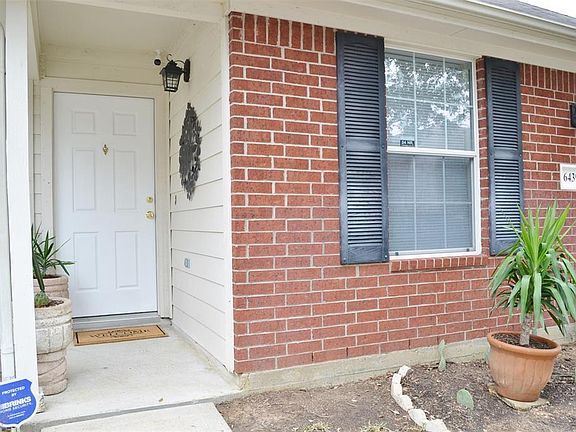 3rd image of 6439 Mountain Pines Ln