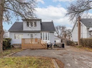 956 Upper Gage Ave, Hamilton, ON L8V4K9