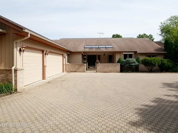 7510 Tryon Grove Rd, Richmond, IL 60071