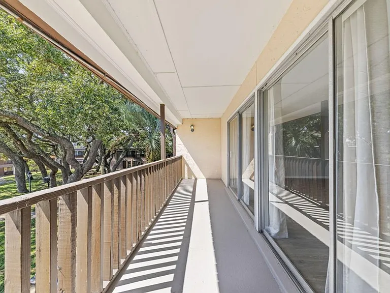 406 Marshall Ct NW #7 — Photo 24