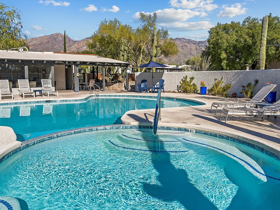 Community Pool #1 (NORTH SIDE)