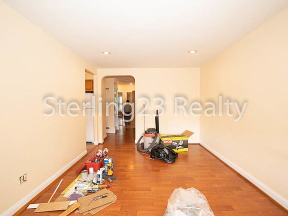 4th image of 21-16 Steinway Ave #3
