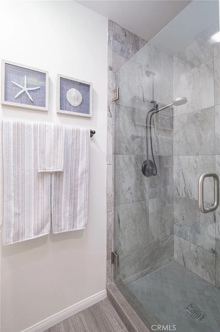 2 bed, 2.0 bath, 986 sqft, $4,000 — Photo 3