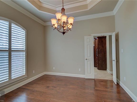 5th image of 528 Chinquipin Dr