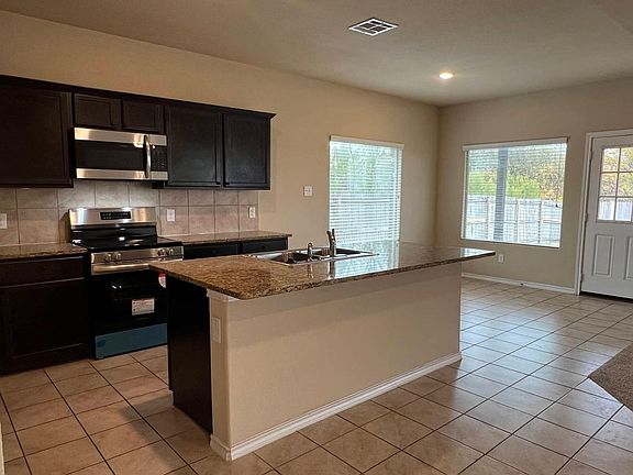 5th image of 8901 Mossy Creek Ln