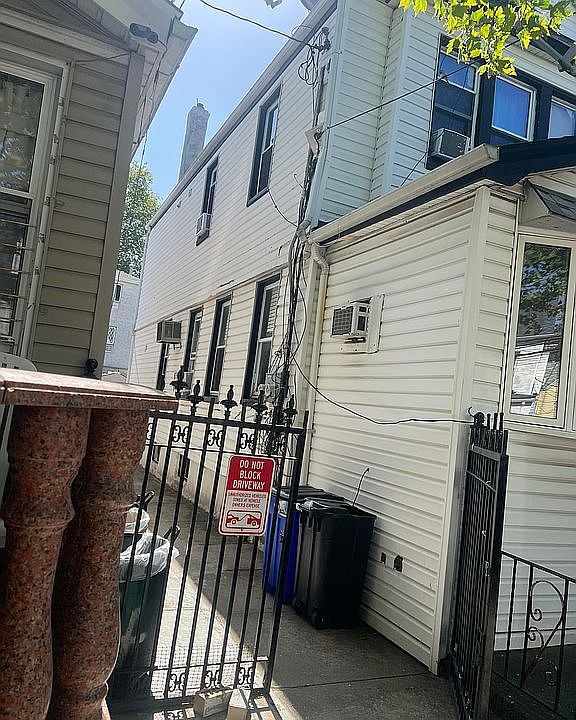 2nd image of 9572 115th St