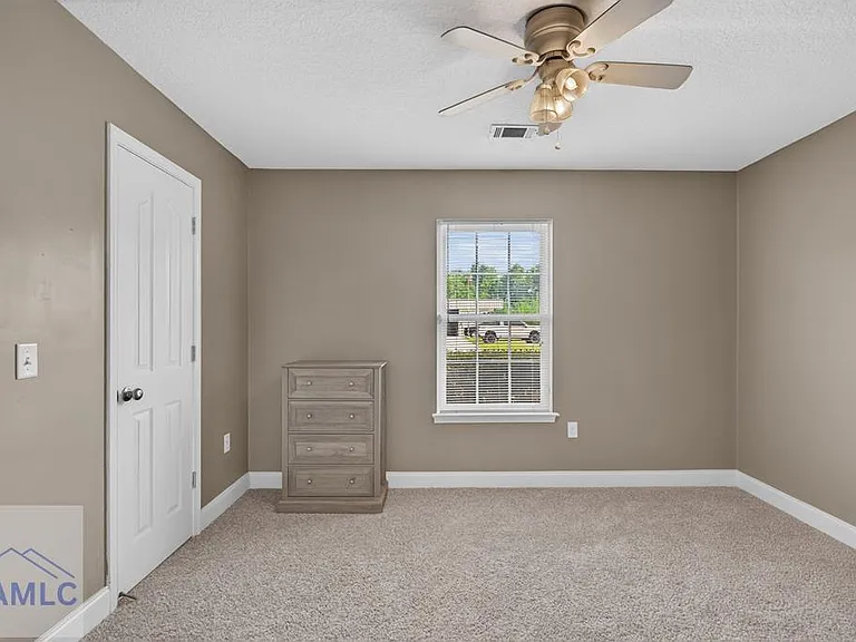 126 Thornton Dr NE — Photo 25
