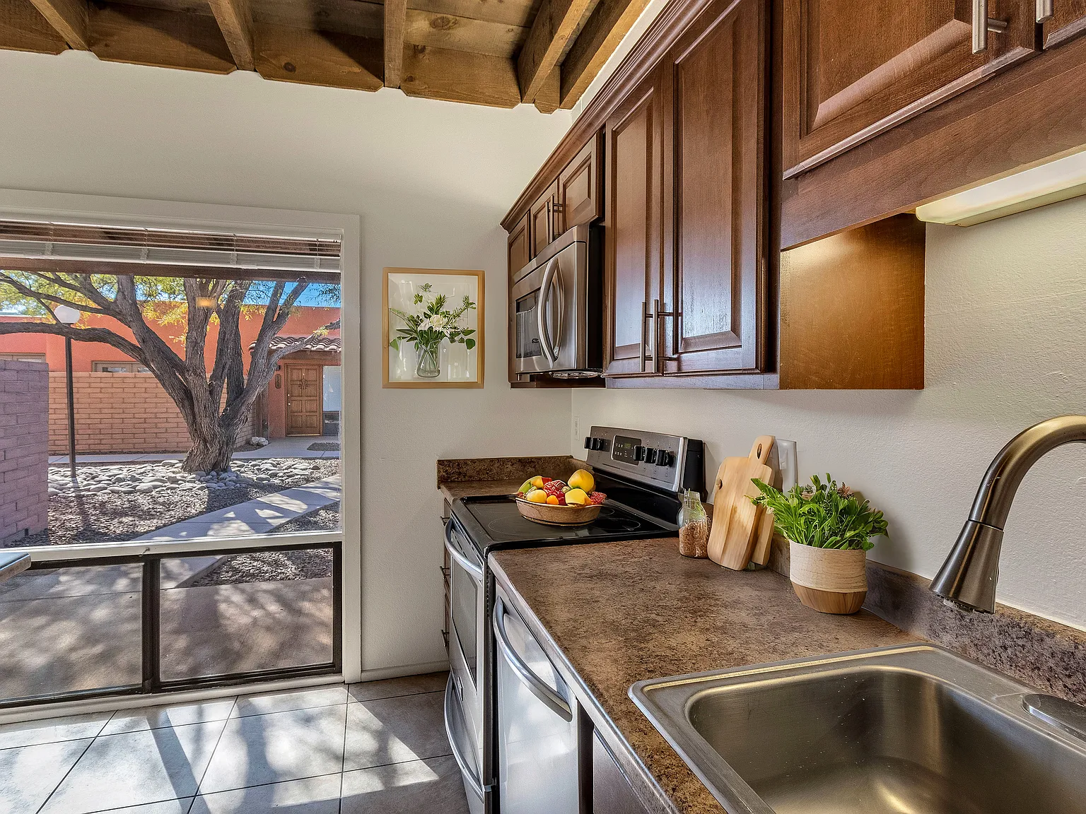 2 bed, 850 sqft, $1,400 — Photo 4
