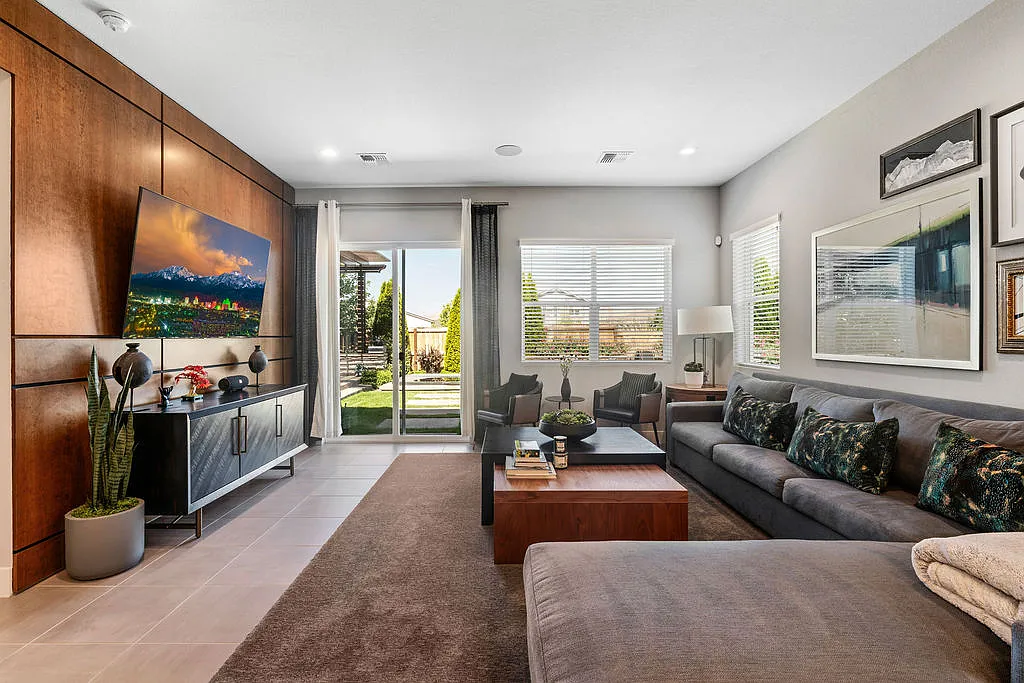 2 bed, 1796 sqft, $3,400 — Photo 3