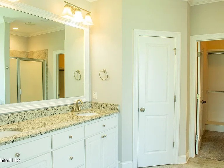 216 Buttonwood Ln — Photo 13