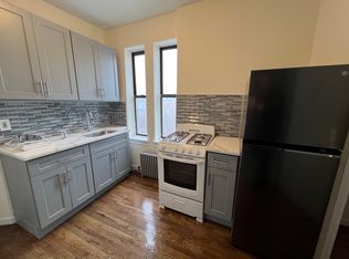 2390 29th St APT 4, Astoria, NY 11105