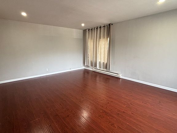 2nd image of 4711 Callan Blvd #6