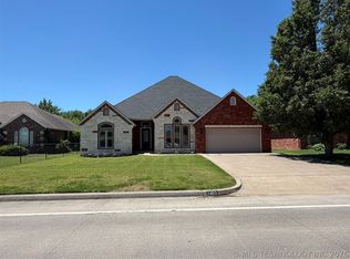 1403 S 9th St, McAlester, OK 74501