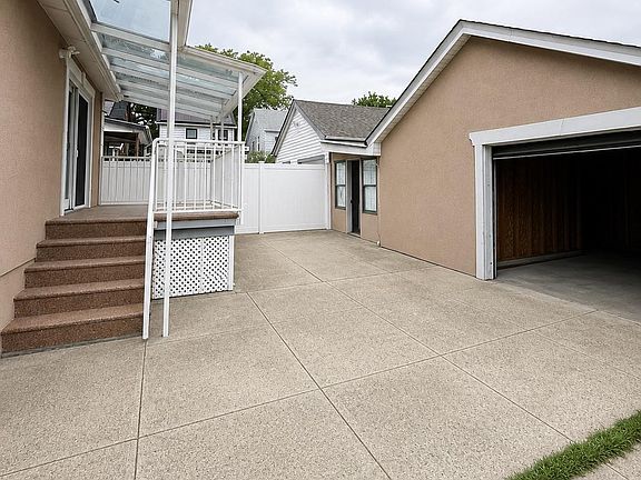3rd image of 33-15 208th Street