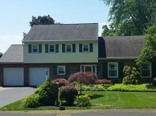 1430 Wynnewood Dr, Lancaster, PA 17601