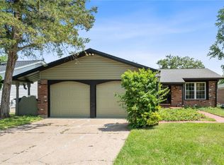 3540 Greenway Chase Dr, Florissant, MO 63031