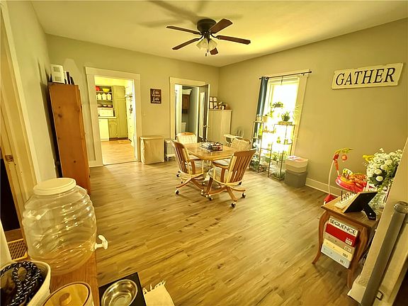3rd image of 904 N 10th St