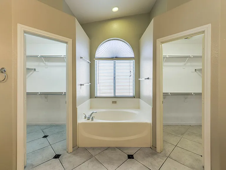 1158 Mirage Lake St — Photo 10