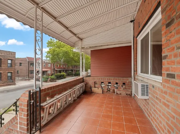 1650 East 55th Street image 3 of 25