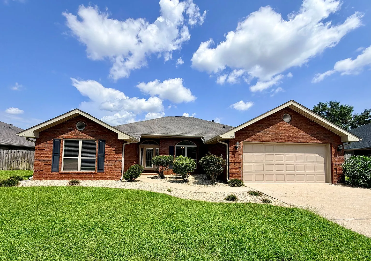 Spacious 4-Bedroom Home - Great Location — Photo 1