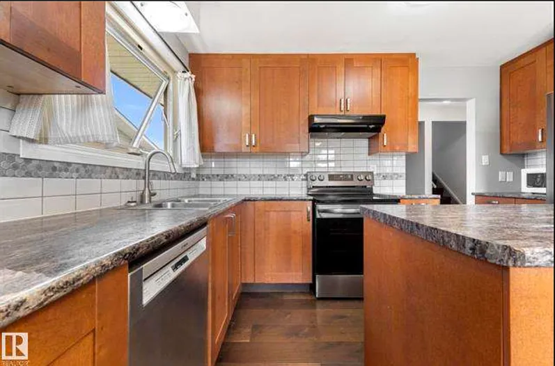 4 bed, 2.0 bath, $2,500 — Photo 3