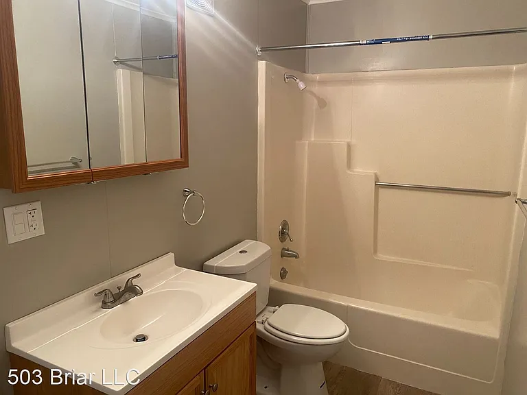 503 Briar Cir N — Photo 11