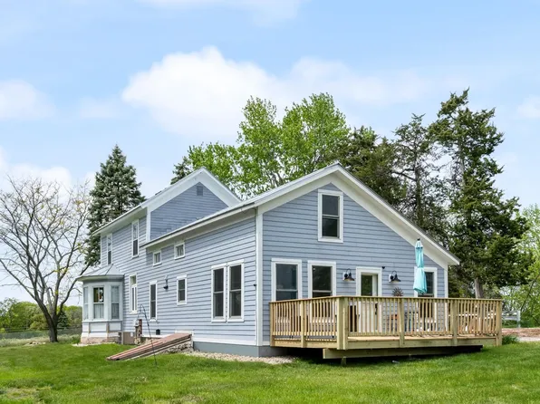 N6924 Forest Ridge Rd, Ripon, WI 54971