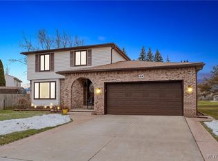 64 Royal Coach Rd, Buffalo, NY 14224