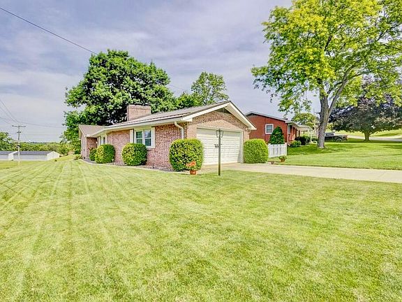 2nd image of 205 Marita Dr