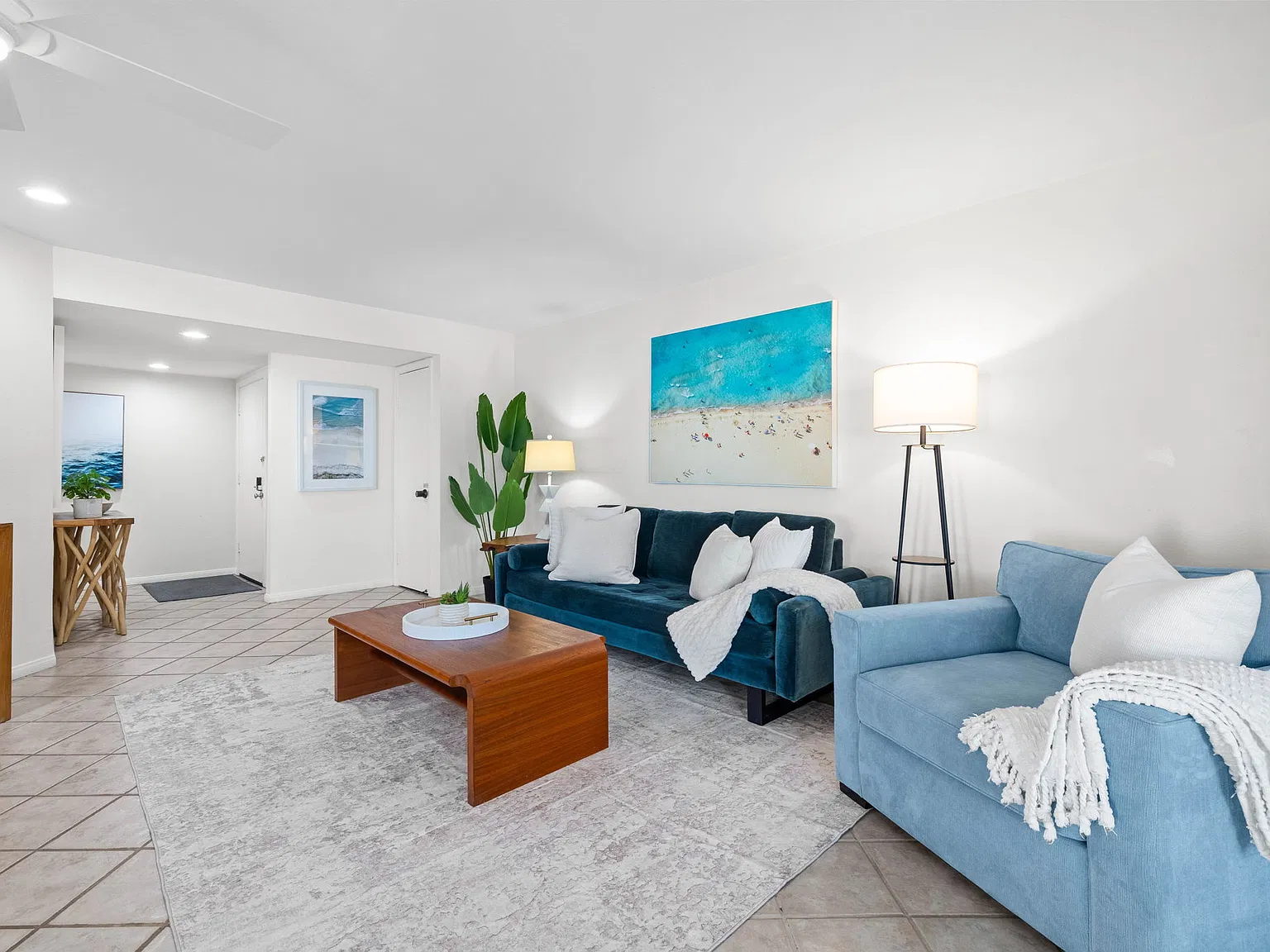 2 bed, 1210 sqft, $5,300 — Photo 3
