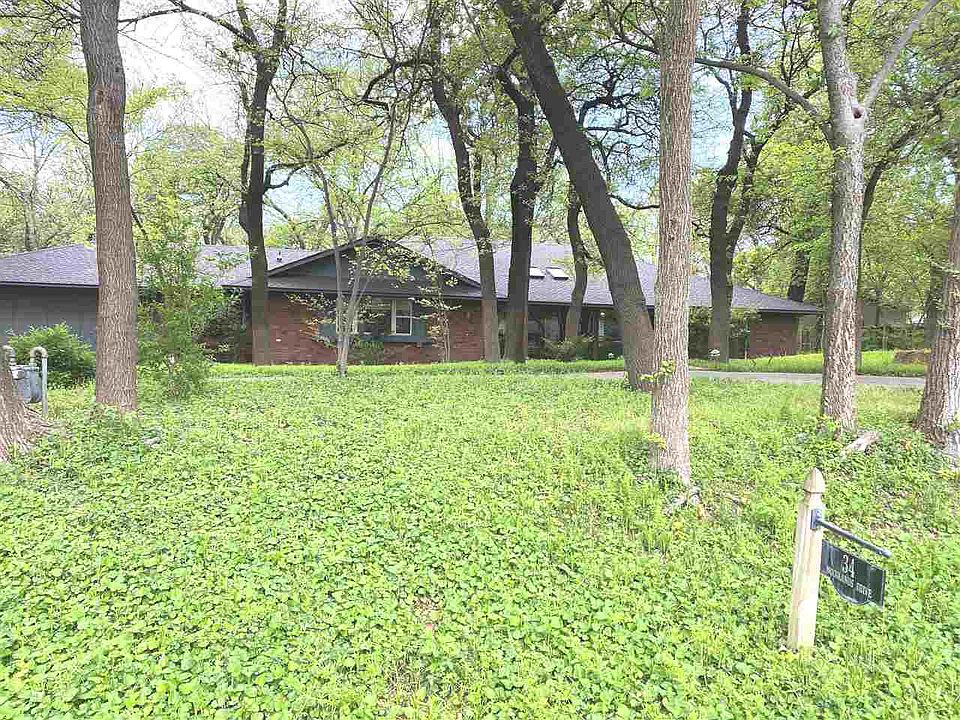 1st image of 34 Woodlands Dr