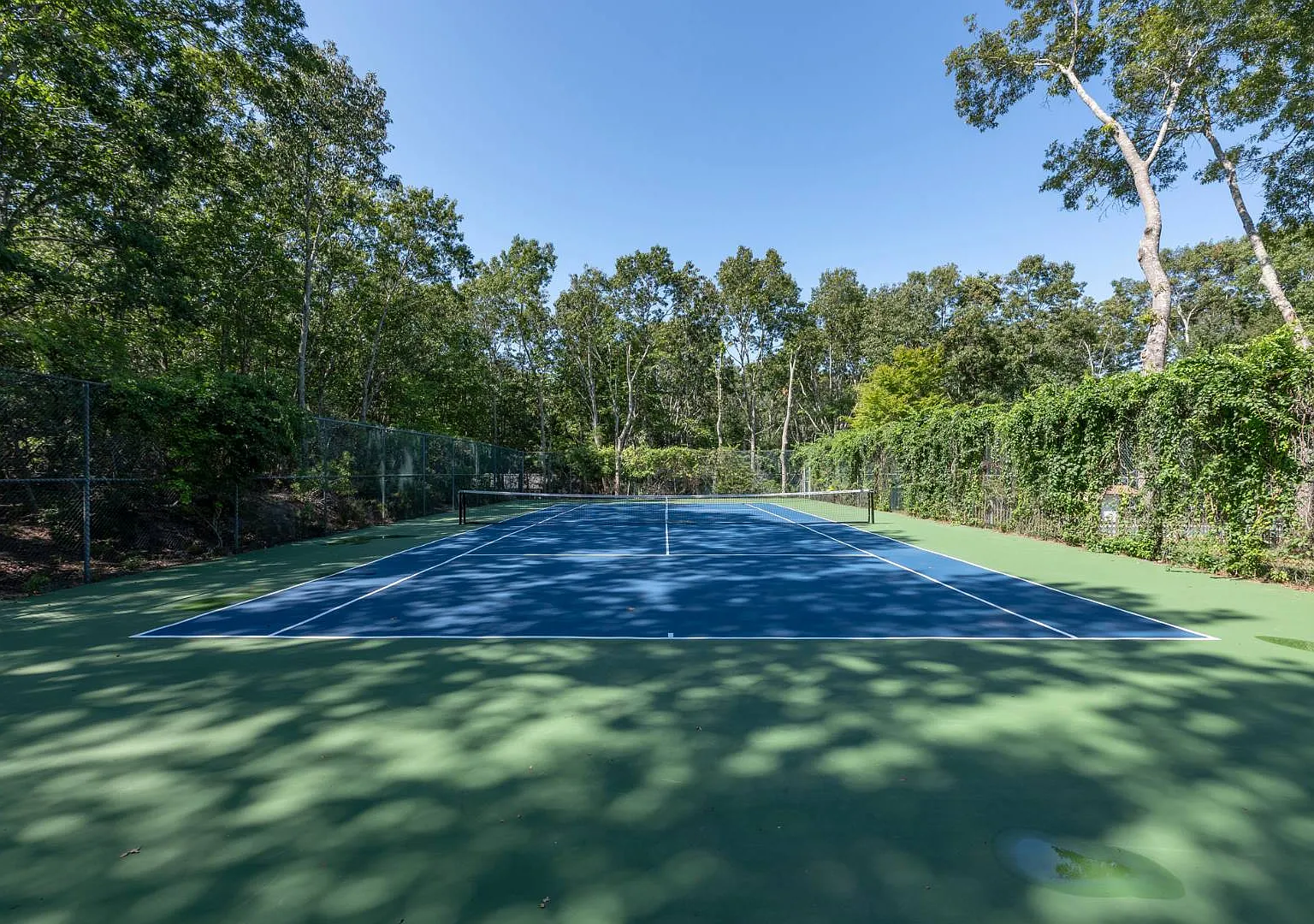 Complete Retreat in Sag Harbor — Photo 3