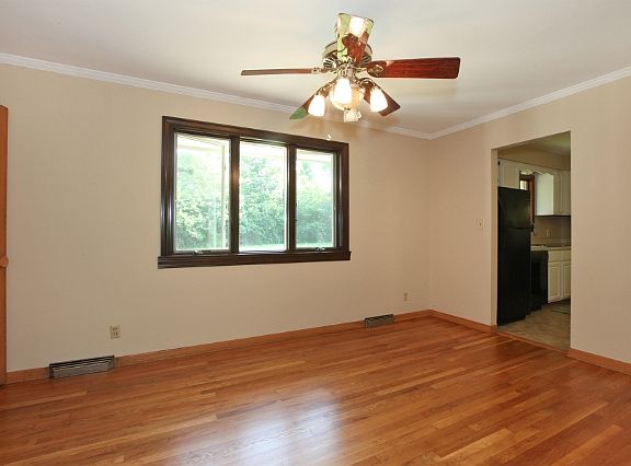 5th image of 130 Crandall Dr