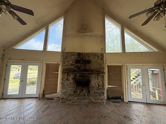 2nd image of 3882 Henderson Rd