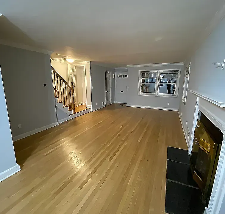 New England Ave