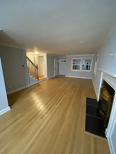 New England Ave Photo 1