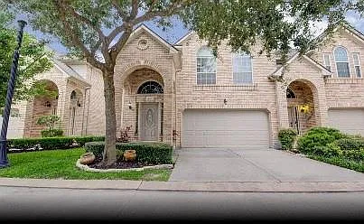 6439 W Linpar Ct — Photo 1