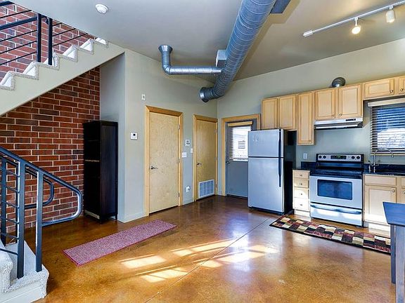 2nd image of 1605 2nd Ave #9
