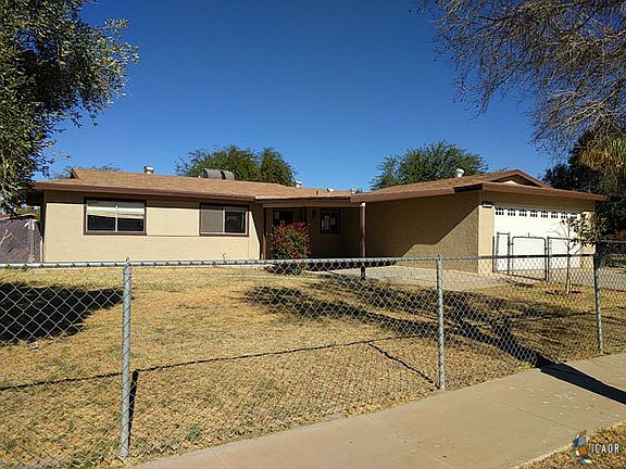 2nd image of 1882 Smoketree Dr