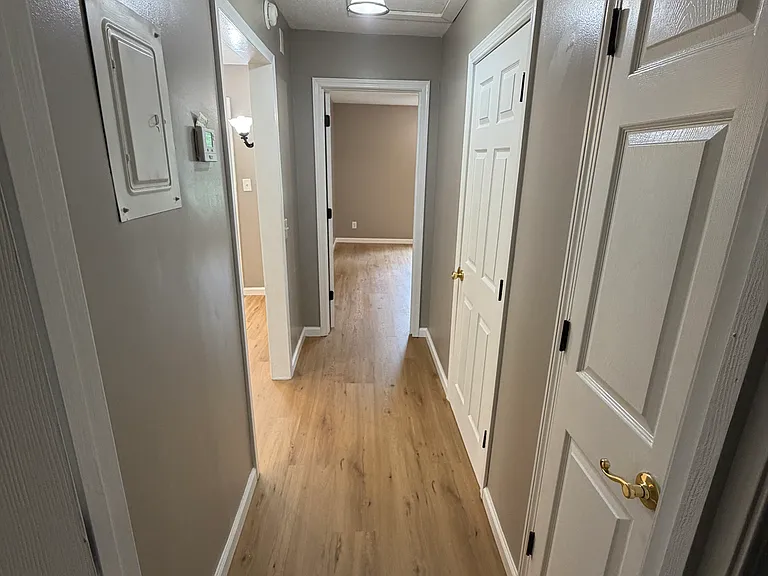 604 Strauss St — Photo 14