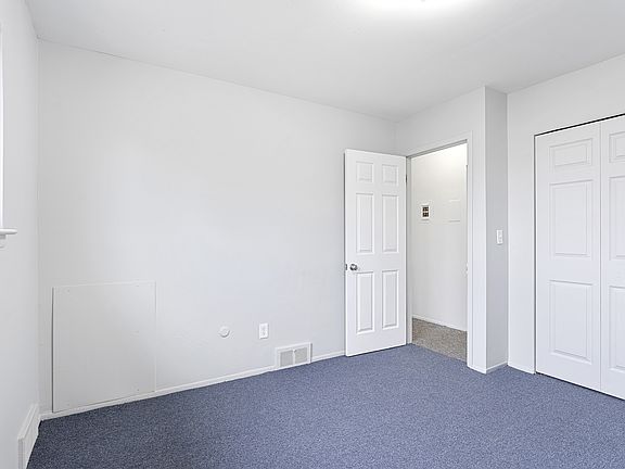 5th image of 426 Oak St #8