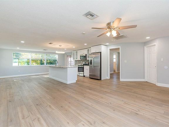 5th image of 7336 Cherry Laurel Dr