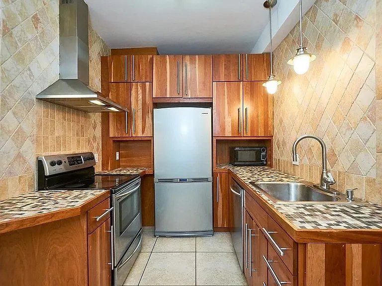 22 Trenton St #1 — Photo 6