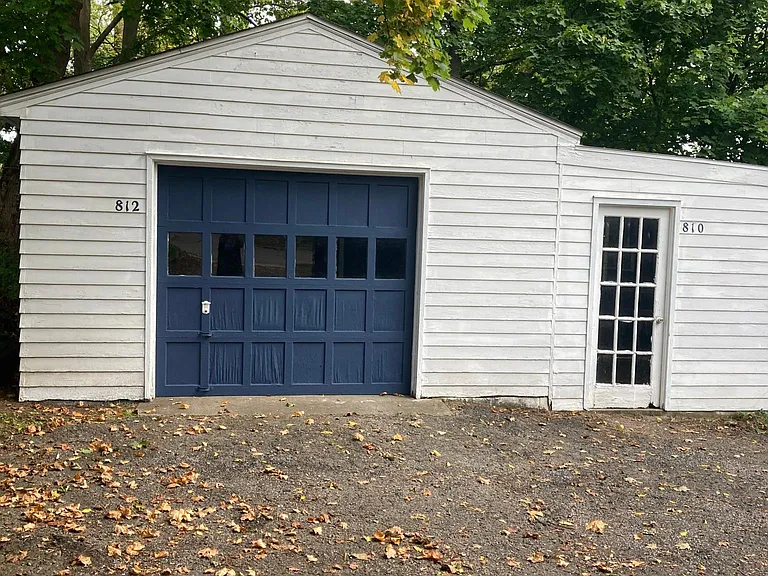 810 Spring St — Photo 12
