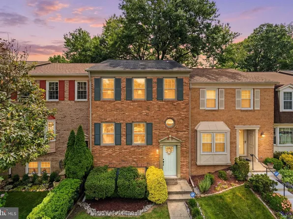 12236 Cinnamon St, Woodbridge, VA 22192