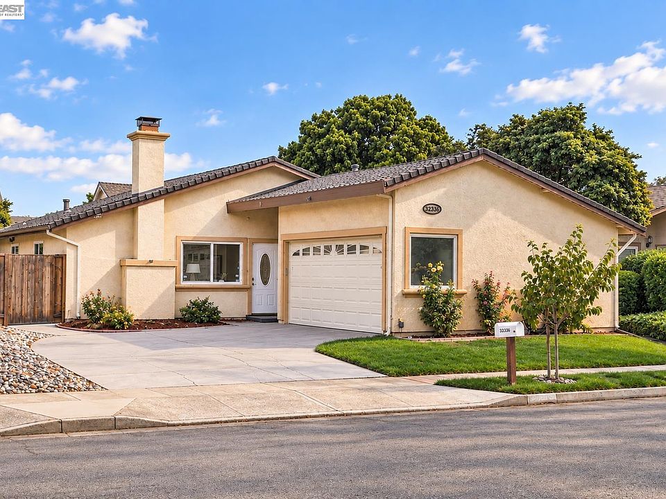 1st image of 32536 Lake Barlee Ln