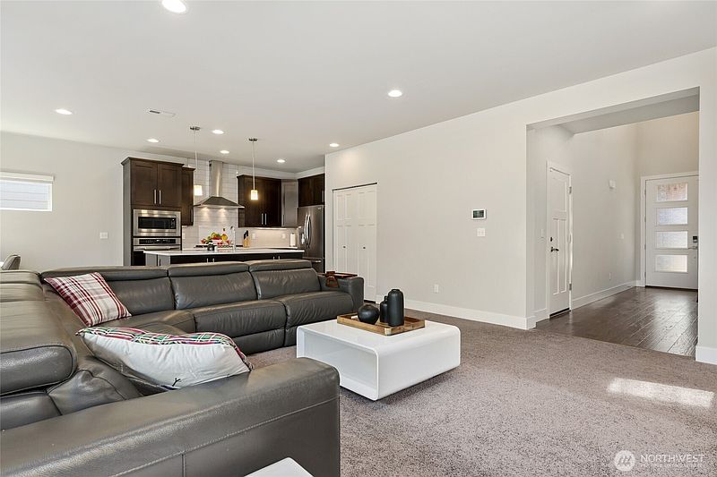 5th image of 1227 199th Street SE