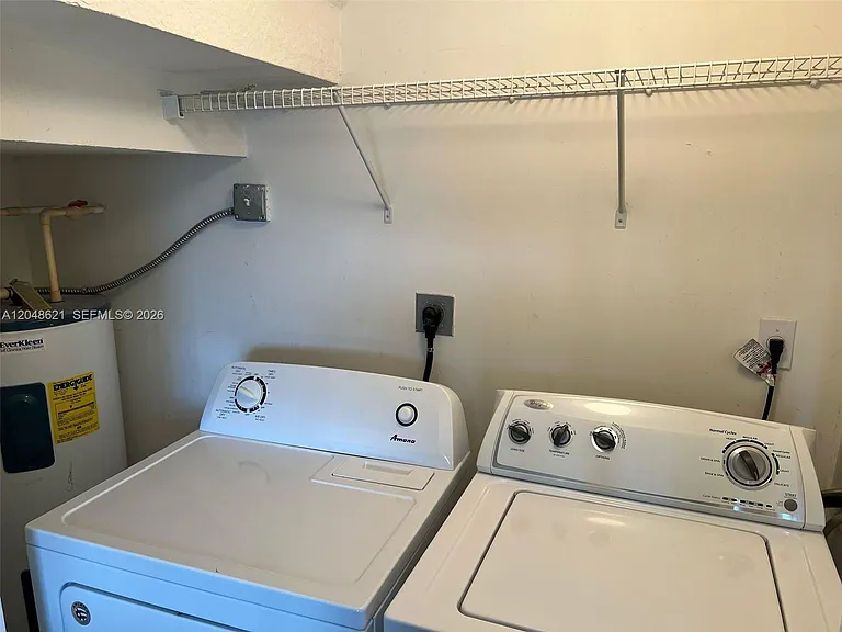 1581 SE 31st Ct #0 — Photo 5