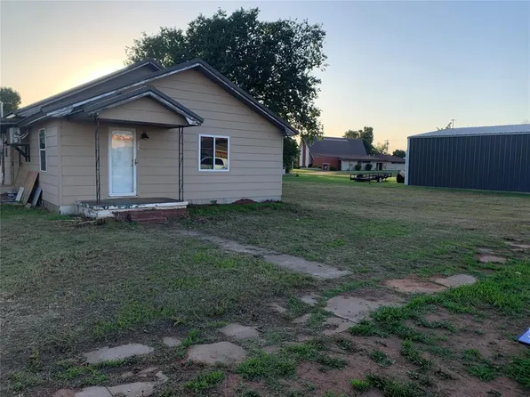 217 N 3rd St, Fort Cobb, OK 73038