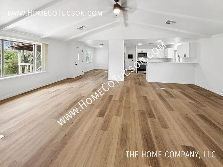 2534 N Calle Segundo — Photo 5
